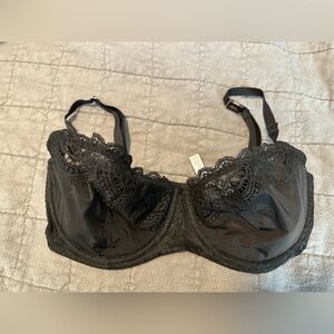 Victoria’s Secret bra. Black. Dream Angels bra. Push up without padding. 32DDD.